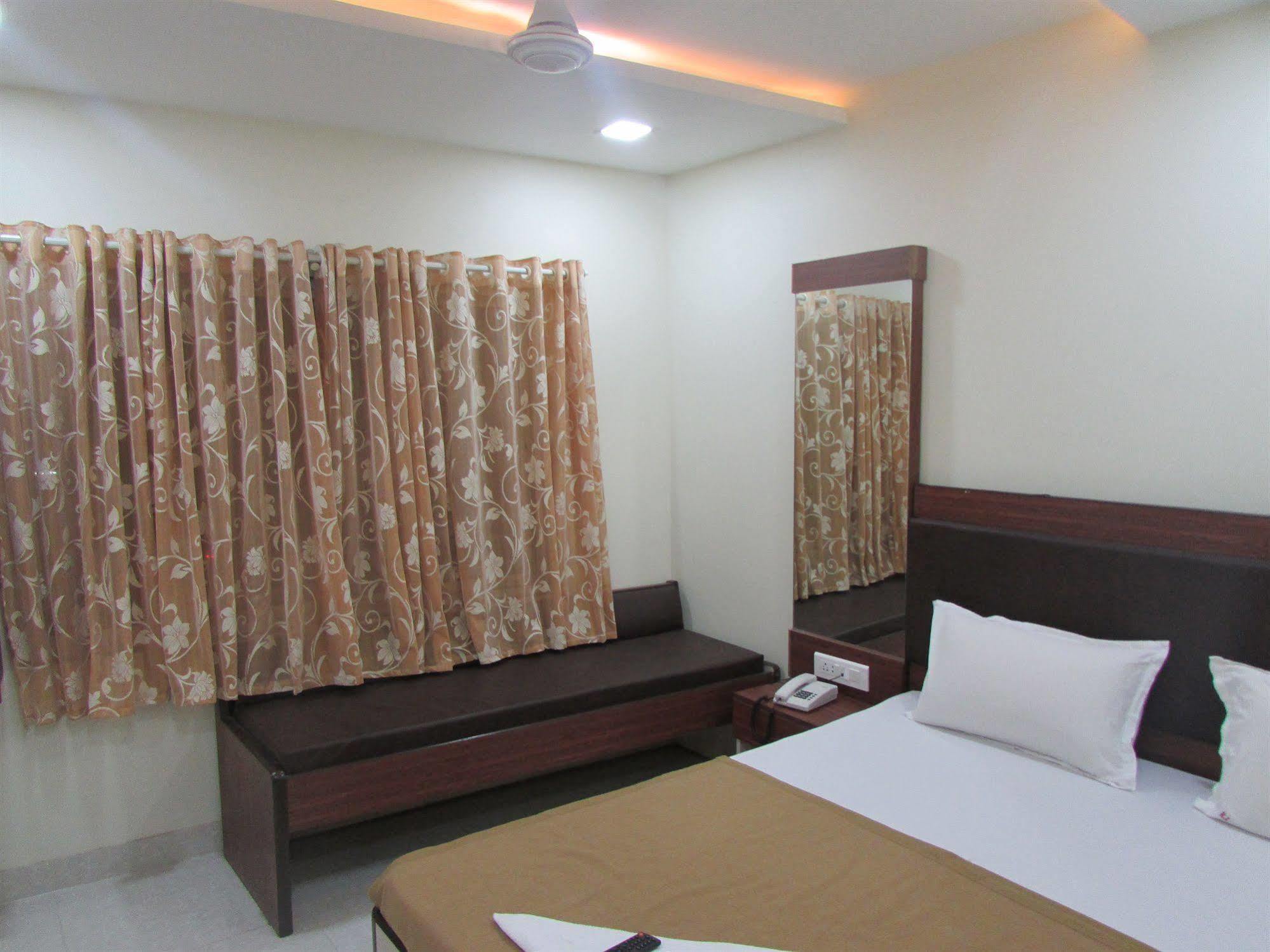 Hotel Royal Annex Mumbai Exterior foto