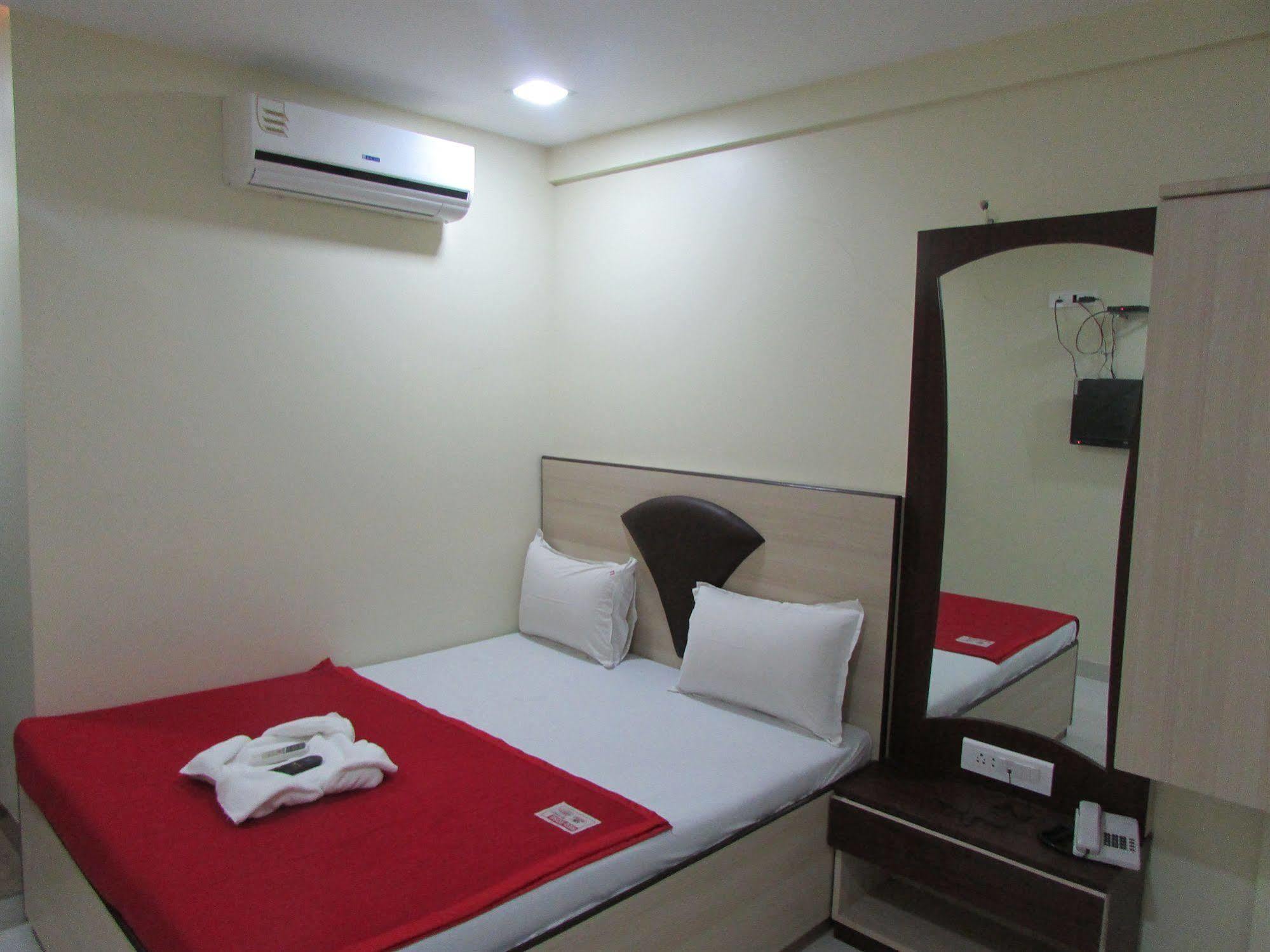 Hotel Royal Annex Mumbai Exterior foto